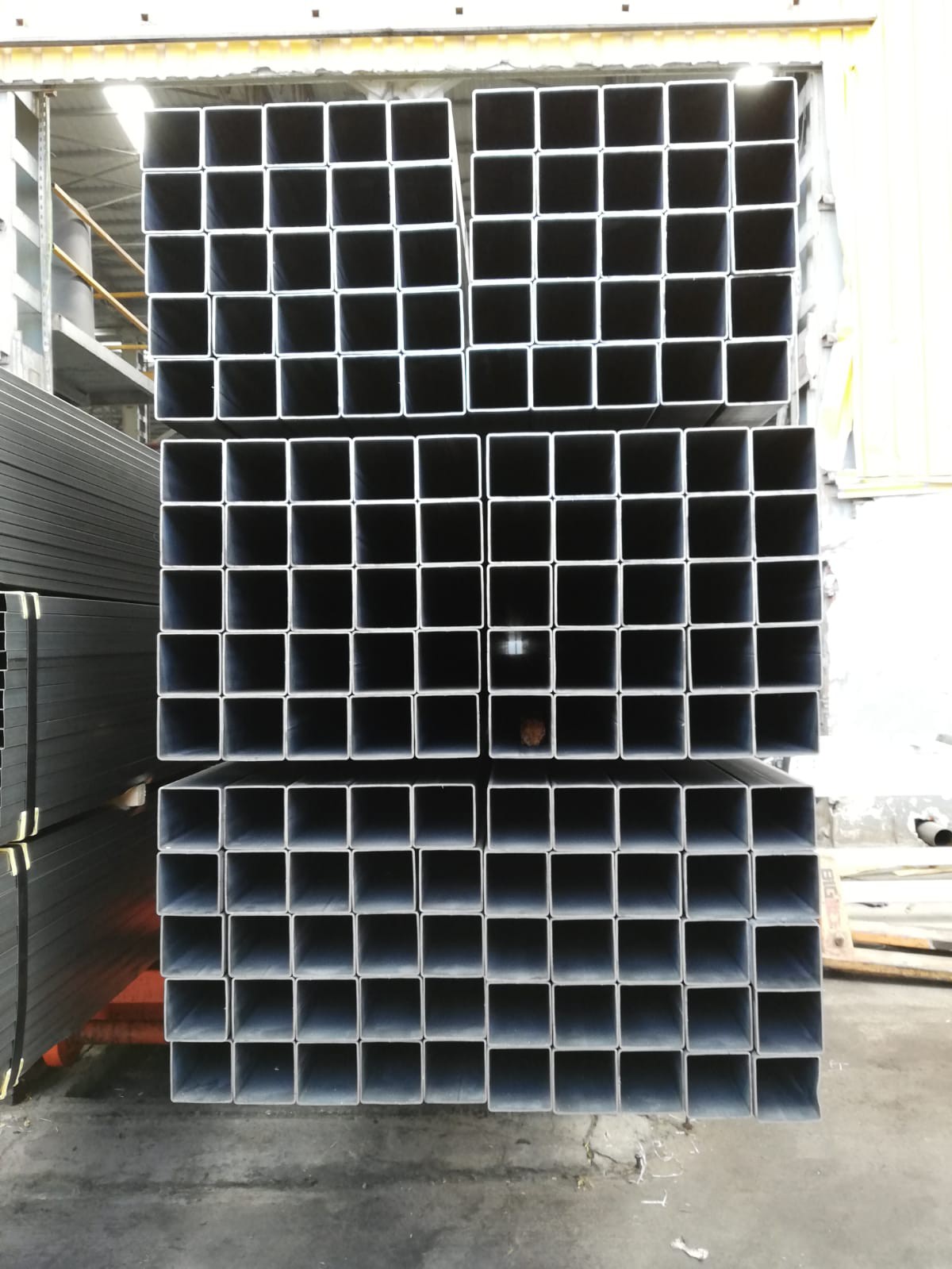 SQUARE TUBES 